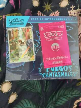 Caja Entrenador Élite Fuego Fantasmal + 2 Cartas