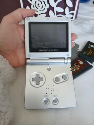 Nintendo Game Boy Advance SP con cargador original