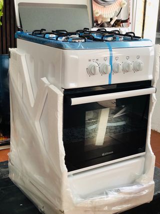 COCINA DE GAS BUTANO 4 FUEGOS 50CM EN FRIGOMARK