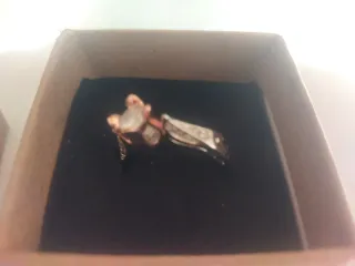 Anillo de plata dorado con circonitas