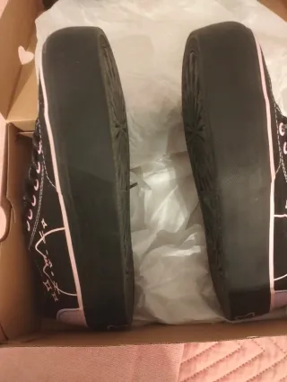 Zapatillas Rosa y Negra