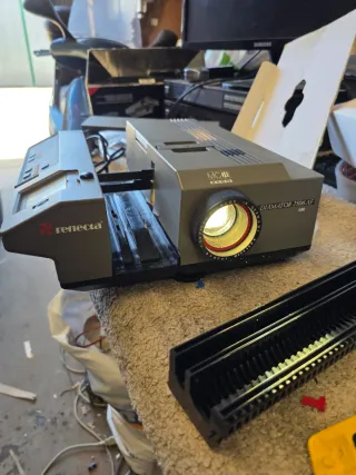 Proyector de diapositivas Reflecta Diamator 2506 A