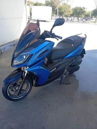 Kymco 125cc Scooter Azul/Negro