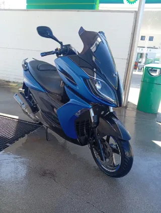 Kymco 125cc Scooter Azul/Negro