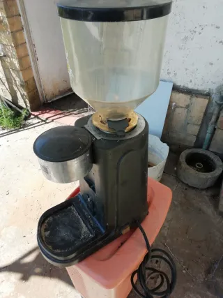 Molino pienso reconvertido para gallinas