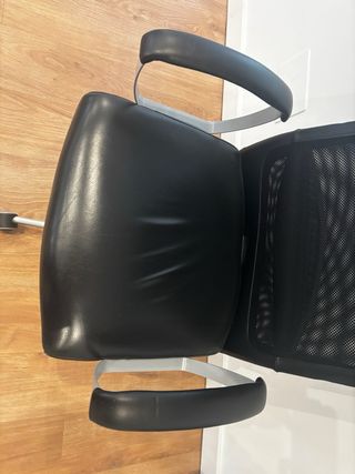 Silla de Oficina Negra y Plateada Despacho