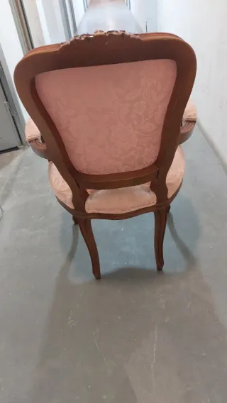 Sillón pequeño tapizado floral