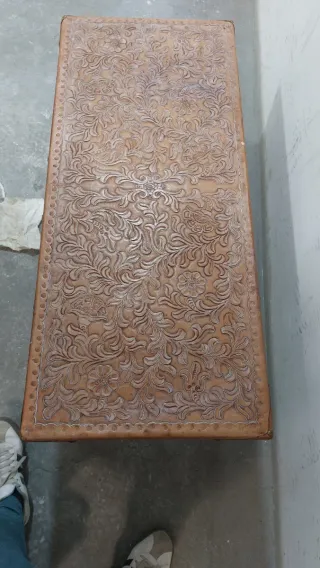 Sillón pequeño tapizado floral