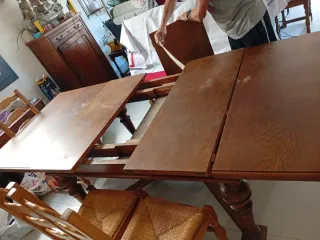 Mesa comedor madera y 4 sillas tapizadas y silla