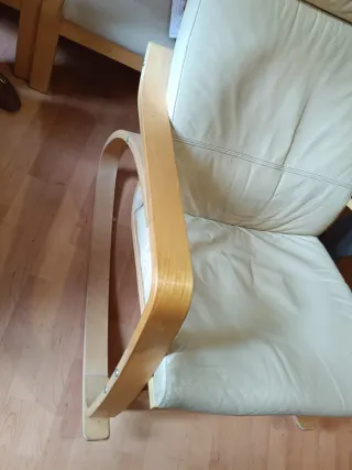 BUTACA de cuero y madera