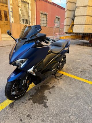 YAMAHA TMAX