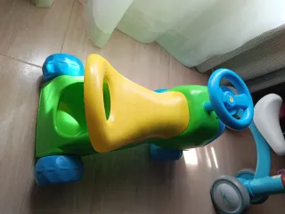 Correpasillos bebé verde y amarillo