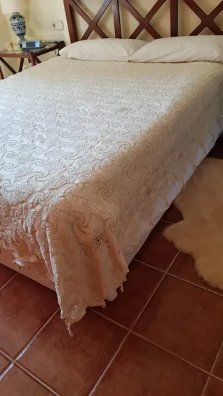 Colcha de ganchillo hecha a mano