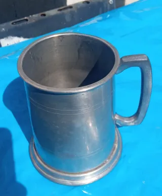 Jarra Antigua de Estaño