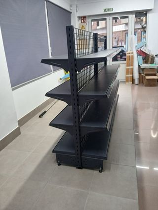 Estanterías metálicas gris