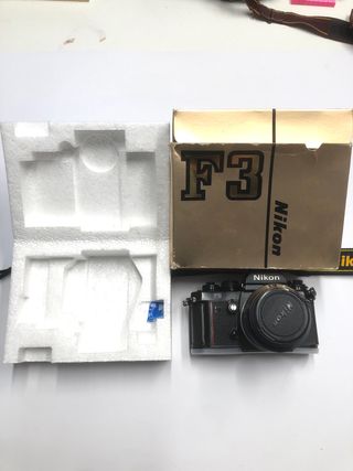 Cámara Nikon F3 y objetivo 50 mm f1.4.