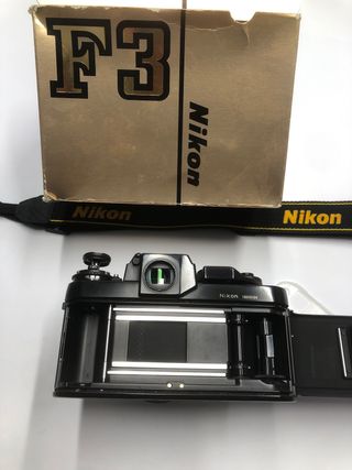 Cámara Nikon F3 y objetivo 50 mm f1.4.