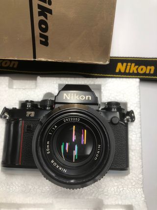 Cámara Nikon F3 y objetivo 50 mm f1.4.