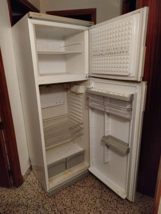 Frigorífico blanco AGNI