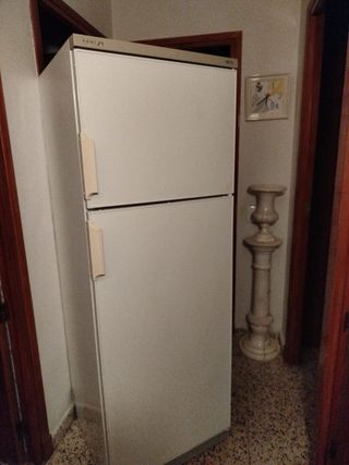 Frigorífico blanco AGNI