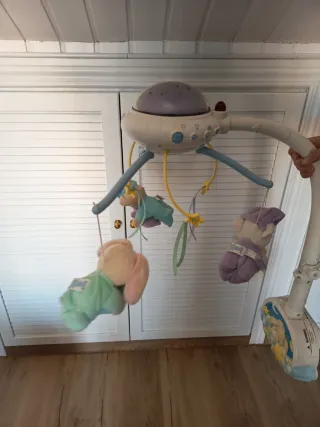 Móvil cuna musical con proyector