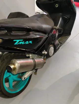 Yamaha Tmax Negra
