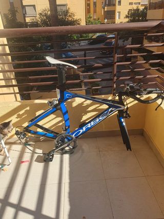 Bicicleta de carretera Orbea azul