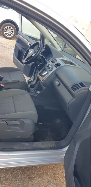 volkswagen turan Turan 2010