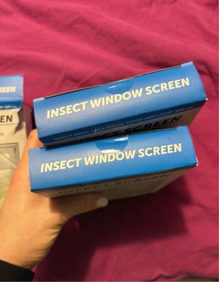 Zanzariere che si attaccano alla finestra