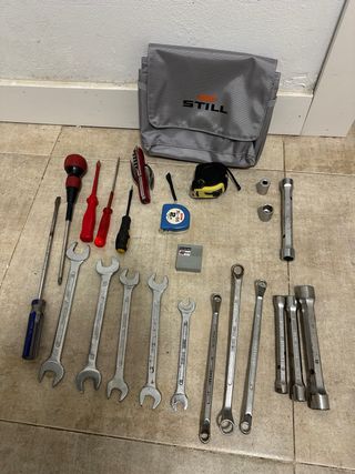 Lote de herramientas: llaves y destornilladores