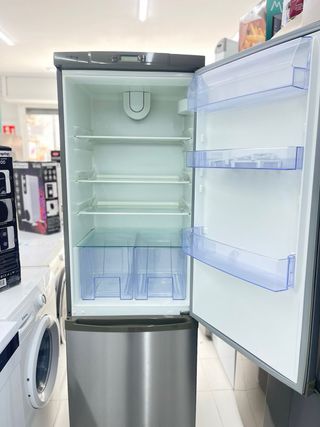 Nevera plateada Zanussi altura 1.85 con garantía