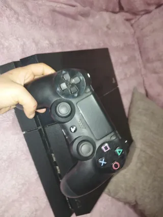 PlayStation 4 Negra + Mando