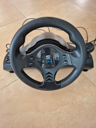 Volante y pedales Superdrive GS750 Subsonic.