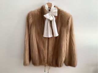 Abrigo de pelo moderno