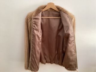 Abrigo de pelo moderno