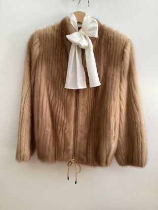 Abrigo de pelo moderno
