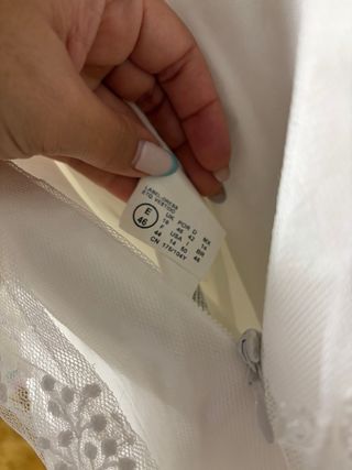 Vestido Novia con Cancán y Capa