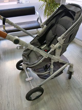 Carricoche bebé gris con silla de coche