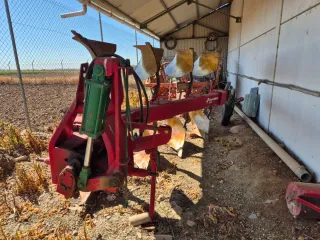 Arado Kverneland Cuatrisurco