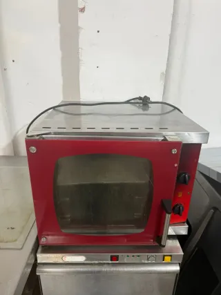 Horno eléctrico rojo