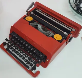 Máquina de escribir Olivetti Valentine Roja