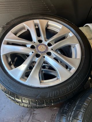 4 Llantas con Neumáticos Mercedes Benz