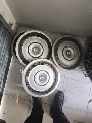 Tapacubos para BMW. Leer descripción.