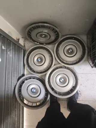 Tapacubos para BMW. Leer descripción.