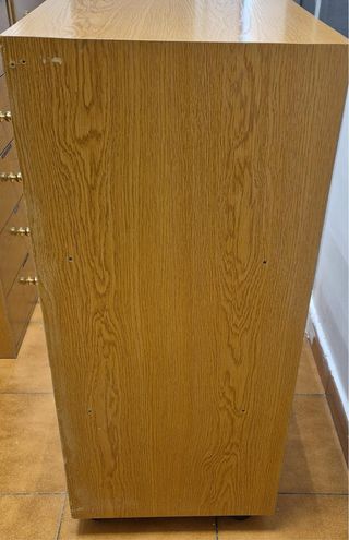Cajonera 5 cajones madera con tiradores dorados