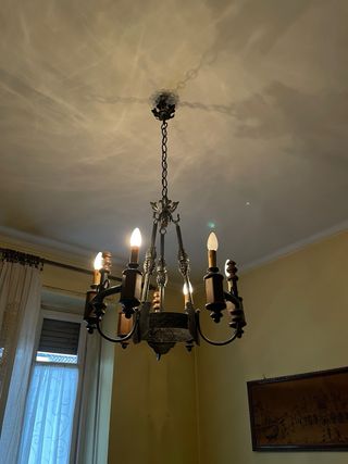 Lampadario in ferro battuto