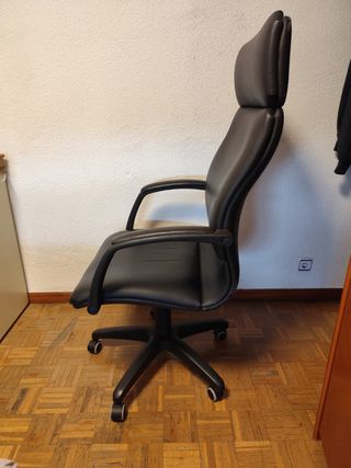 Silla de oficina escritorio con ruedas negra