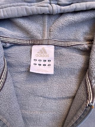 Chaqueta Adidas Gris con Rayas