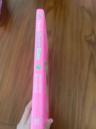 ¡Una fiesta de pijamas! (Daniela DivertiGuay 1)