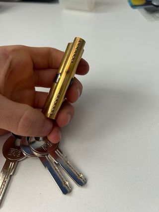 Bombín cerradura FAC, escudo de seguridad y llaves